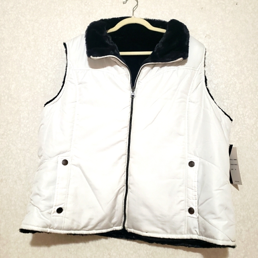 KC COLLECTIÓN reversible Women's White Fleece-Lined Vest.....size:3X